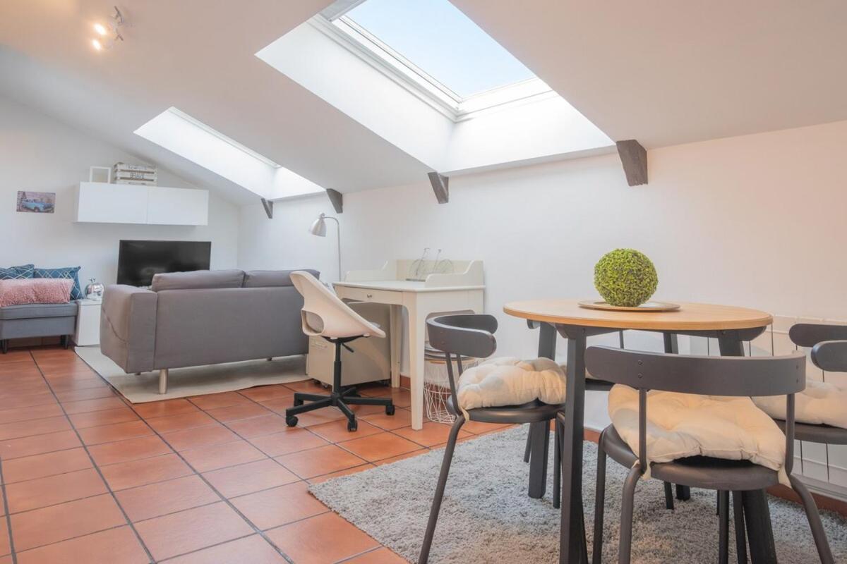 And Bright Temporal Penthouse Center Myr137c *